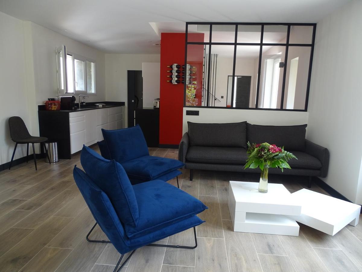 Villa Entiere Du Chateau Lacroix De Civrac 3 Ch, 3 Sdb, Piscine Xxl,Sauna, 4 Etoiles,7 Pers Exteriér fotografie