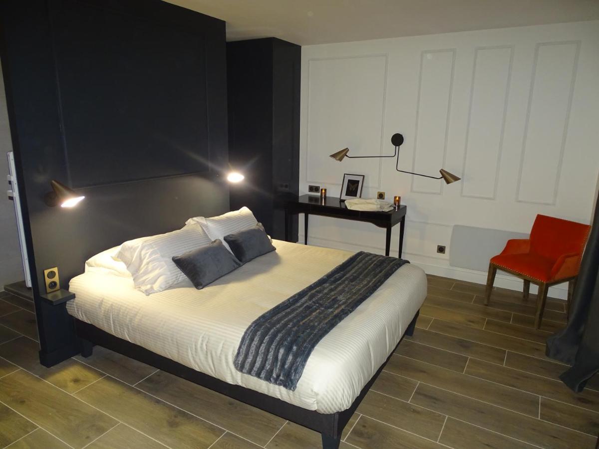 Villa Entiere Du Chateau Lacroix De Civrac 3 Ch, 3 Sdb, Piscine Xxl,Sauna, 4 Etoiles,7 Pers Exteriér fotografie