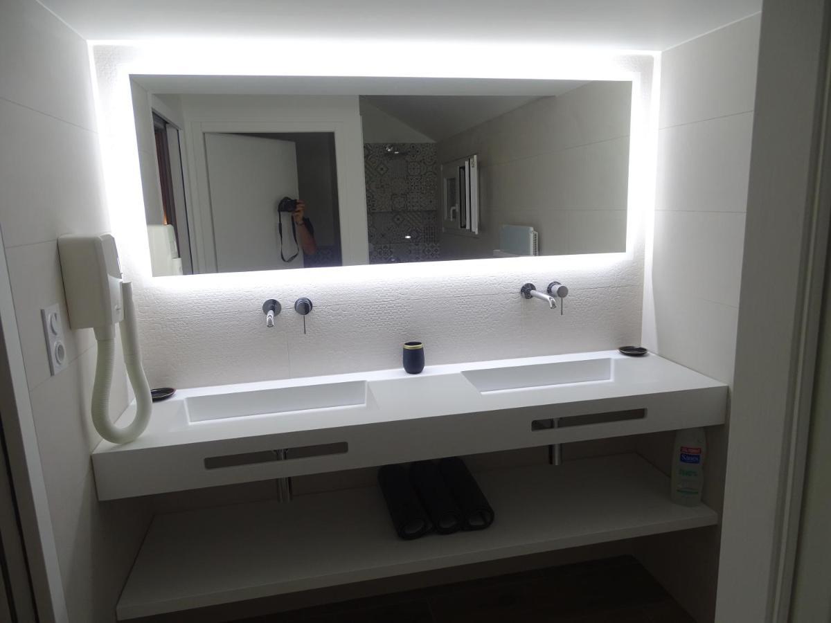 Villa Entiere Du Chateau Lacroix De Civrac 3 Ch, 3 Sdb, Piscine Xxl,Sauna, 4 Etoiles,7 Pers Exteriér fotografie