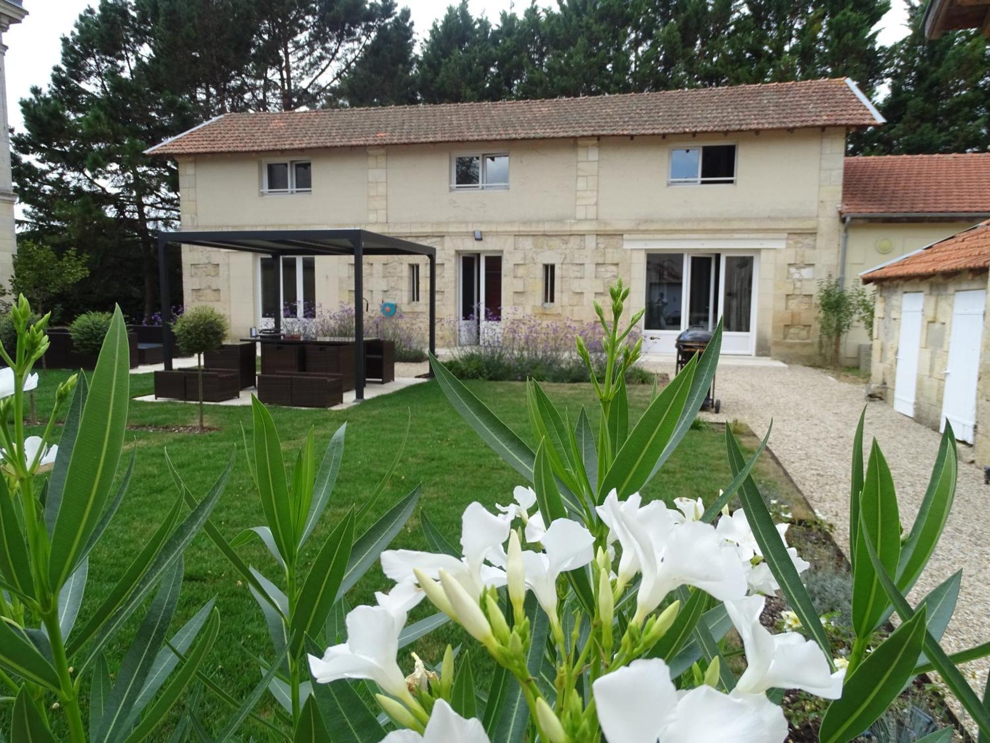 Villa Entiere Du Chateau Lacroix De Civrac 3 Ch, 3 Sdb, Piscine Xxl,Sauna, 4 Etoiles,7 Pers Exteriér fotografie